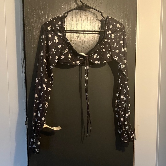 Floral Black Crop Top - Picture 1 of 1